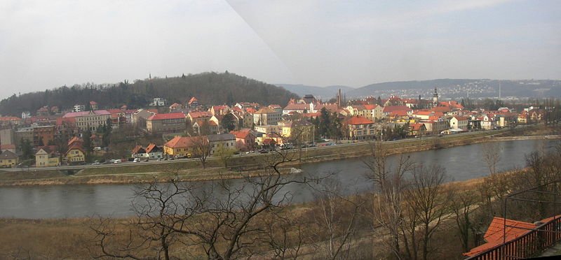 800px-Zbraslav_Prague_CZ_pano_from_E_006.jpg